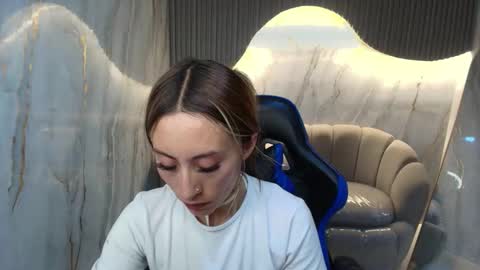 Snapshot of katalina_r chatting on 02/24/26, 03:15 Katalina online show from 02/24/26, 03:15