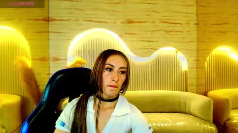 Snapshot of katalina_r chatting on 05/27/26, 01:57 Katalina online show from 05/27/26, 01:57