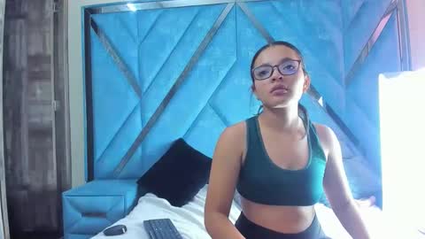 Snapshot of katalinax_rose chatting on 06/04/26, 03:07 katalinax_rose online show from 06/04/26, 03:07