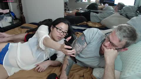 Snapshot of katandcrown chatting on 04/01/26, 09:01 Kat and Crown online show from 04/01/26, 09:01