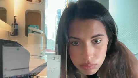 Snapshot of katarasimon chatting on 10/31/25, 08:21 katarasimon online show from 10/31/25, 08:21