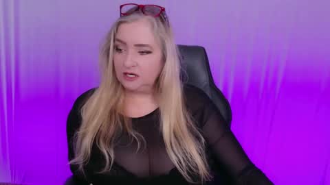 Kat D Sinclair online show from 02/17/25, 02:26