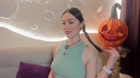 Snapshot of kate_amaretto chatting on 10/31/25, 10:00 Kate online show from 10/31/25, 10:00