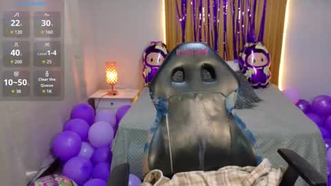 kate_lawrence_ online show from 11/11/25, 12:05