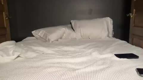 Snapshot of kate_legendofficial chatting on 10/23/25, 04:45 Kate Legend online show from 10/23/25, 04:45