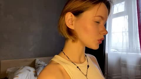 Snapshot of kate_mikki chatting on 10/24/25, 04:42 kate_mikki online show from 10/24/25, 04:42