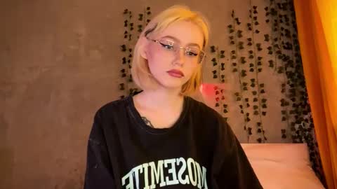 Snapshot of kate_mikki chatting on 02/04/26, 05:02 kate_mikki online show from 02/04/26, 05:02