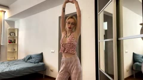 Snapshot of kate_mikki chatting on 03/06/26, 02:30 kate_mikki online show from 03/06/26, 02:30