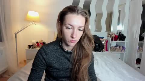 kate_redgar online show from 12/08/24, 02:30