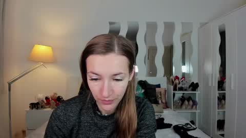 kate_redgar online show from 12/11/24, 09:19
