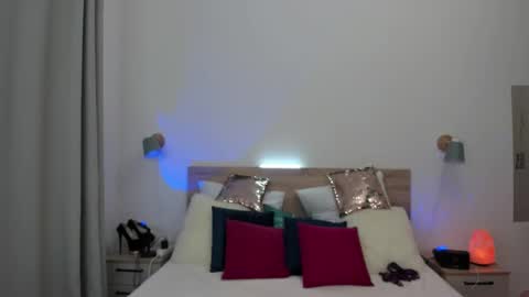 kate_redgar online show from 11/30/25, 01:48