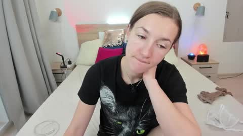 kate_redgar online show from 02/27/26, 10:48