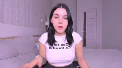 Snapshot of kate_ree_ chatting on 11/11/25, 10:04 KATE online show from 11/11/25, 10:04