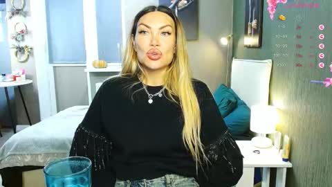 Snapshot of kate_space chatting on 12/15/25, 11:20 Therapist online show from 12/15/25, 11:20