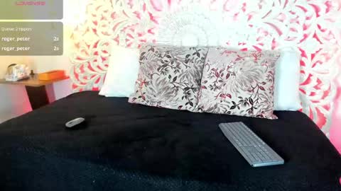 Snapshot of kate_thompson_ chatting on 04/29/26, 01:26 Kathe online show from 04/29/26, 01:26