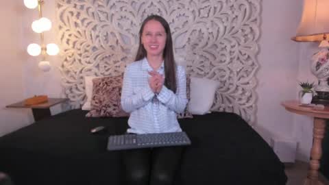 Snapshot of kate_thompson_ chatting on 05/25/26, 11:27 Kathe online show from 05/25/26, 11:27