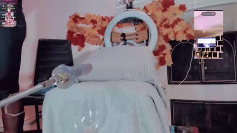 Snapshot of kate_yoshy chatting on 10/27/25, 03:54 kate the pink girl online show from 10/27/25, 03:54