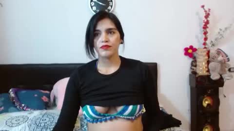 Snapshot of kateangelly chatting on 11/21/25, 02:32 kateangelly online show from 11/21/25, 02:32