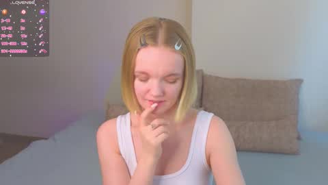 Snapshot of katebunnys chatting on 03/15/26, 12:11 katebunnys online show from 03/15/26, 12:11