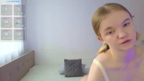 Snapshot of katebunnys chatting on 06/11/26, 04:43 katebunnys online show from 06/11/26, 04:43