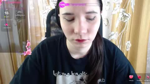 Snapshot of katecrash chatting on 10/08/25, 11:19 YourKate online show from 10/08/25, 11:19