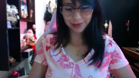 Kateeen18 online show from 06/15/26, 05:20