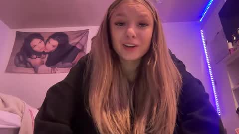 kate online show from 09/23/25, 03:42