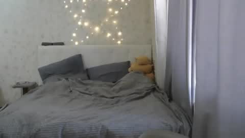 Snapshot of katekalen chatting on 06/03/26, 03:31 Kate Bunny online show from 06/03/26, 03:31
