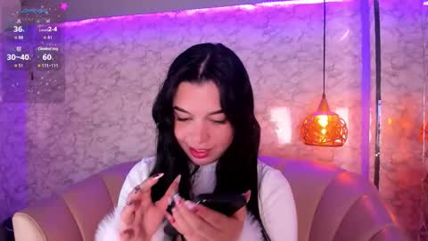 Snapshot of kateleeh_ chatting on 11/04/25, 12:43 Kate online show from 11/04/25, 12:43