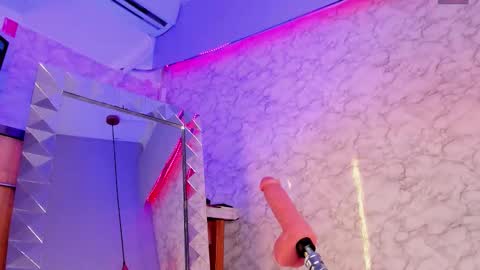 Snapshot of kateleeh_ chatting on 11/11/25, 05:07 Kate online show from 11/11/25, 05:07