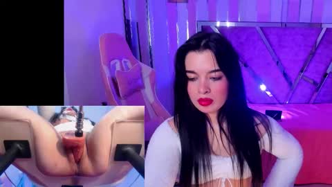 Snapshot of kateleeh_ chatting on 11/24/25, 12:10 Kate online show from 11/24/25, 12:10