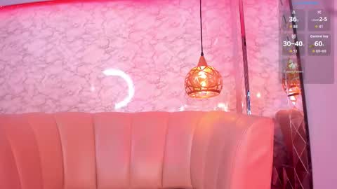 Snapshot of kateleeh_ chatting on 12/15/25, 05:17 Kate online show from 12/15/25, 05:17