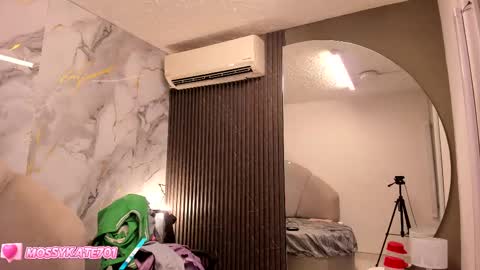 Im Katherine but call me Kate  online show from 02/23/25, 05:39