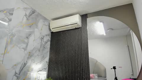 Im Katherine but call me Kate  online show from 10/08/25, 12:25