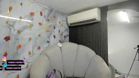 Im Katherine but call me Kate  online show from 11/21/25, 12:26