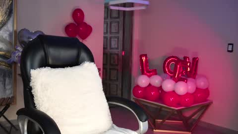  Kate Owens  online show from 02/14/25, 07:12
