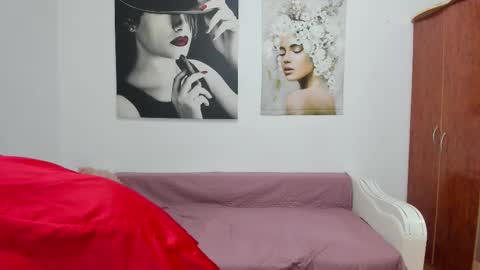 Snapshot of kateparker chatting on 09/13/25, 04:01 Anna online show from 09/13/25, 04:01