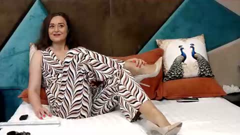 KateQueenston --  online show from 07/18/26, 10:30