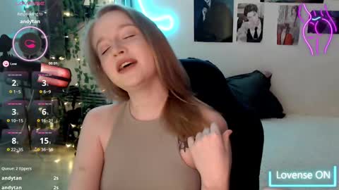 Snapshot of katerinaxvold chatting on 02/20/25, 03:01 Lisa online show from 02/20/25, 03:01