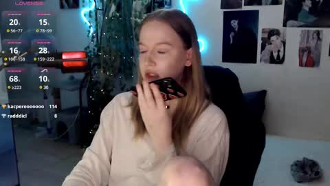 Snapshot of katerinaxvold chatting on 03/05/25, 12:33 Lisa online show from 03/05/25, 12:33