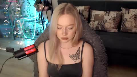 Snapshot of katerinaxvold chatting on 09/15/25, 09:59 Lisa online show from 09/15/25, 09:59