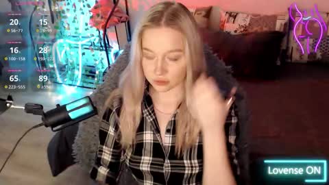 Snapshot of katerinaxvold chatting on 09/16/25, 09:49 Lisa online show from 09/16/25, 09:49