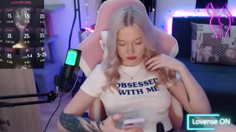 Lisa online show from 12/16/25, 02:16