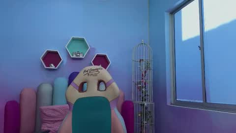 Snapshot of kateskinny chatting on 12/15/25, 11:36 Kate Skinny online show from 12/15/25, 11:36