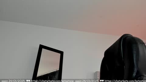 Snapshot of katestone_again chatting on 01/24/25, 06:14 love meeee online show from 01/24/25, 06:14