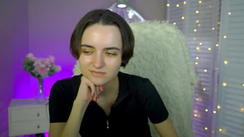 Snapshot of katewillows chatting on 12/02/25, 12:10 katewillows online show from 12/02/25, 12:10