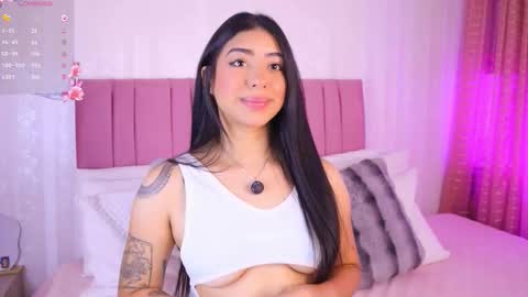 Snapshot of kath_rosee chatting on 10/17/25, 08:11   online show from 10/17/25, 08:11