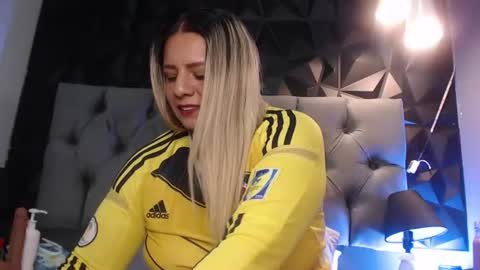 Cute online show from 07/03/26, 12:44