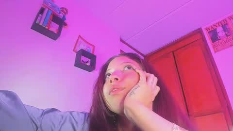 Snapshot of kathc_19 chatting on 01/04/25, 07:55 Katerine online show from 01/04/25, 07:55