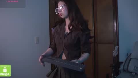 Snapshot of kathc_19 chatting on 11/03/25, 01:19 Katerine online show from 11/03/25, 01:19